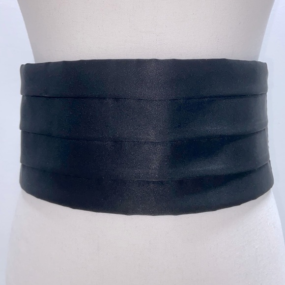 Prom/Wedding Cummerbund & Bow-Tie Set Black Satin - Picture 5 of 13